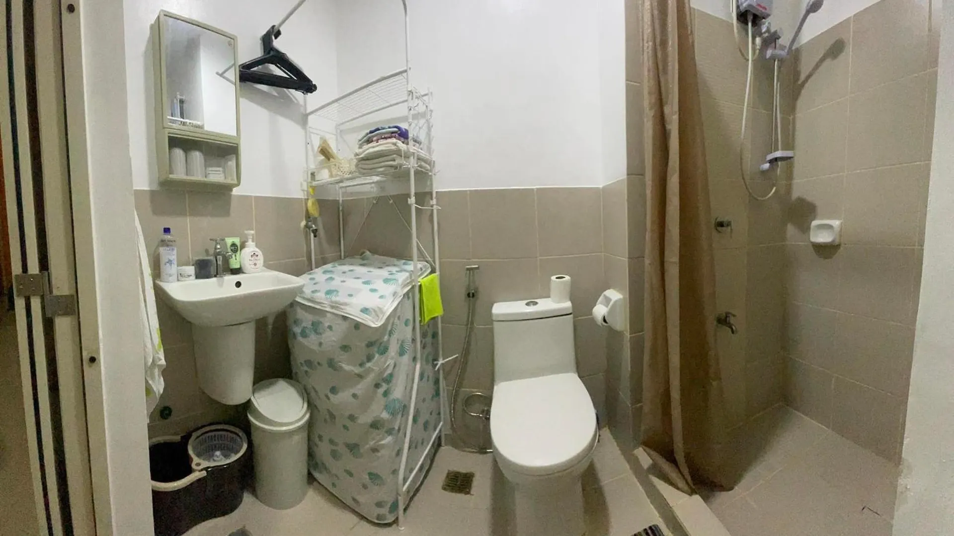 South Residences Las Pinas 0*,